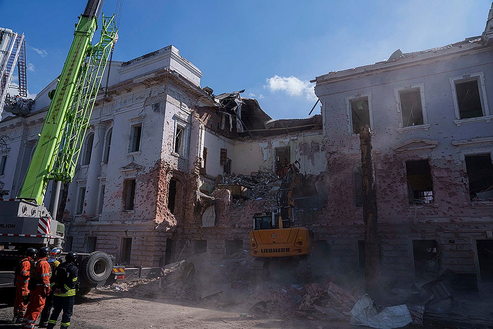 Russia-Ukraine War: Missile attack on Kyiv and other regions - | Photo: AP/Evgeniy Maloletka