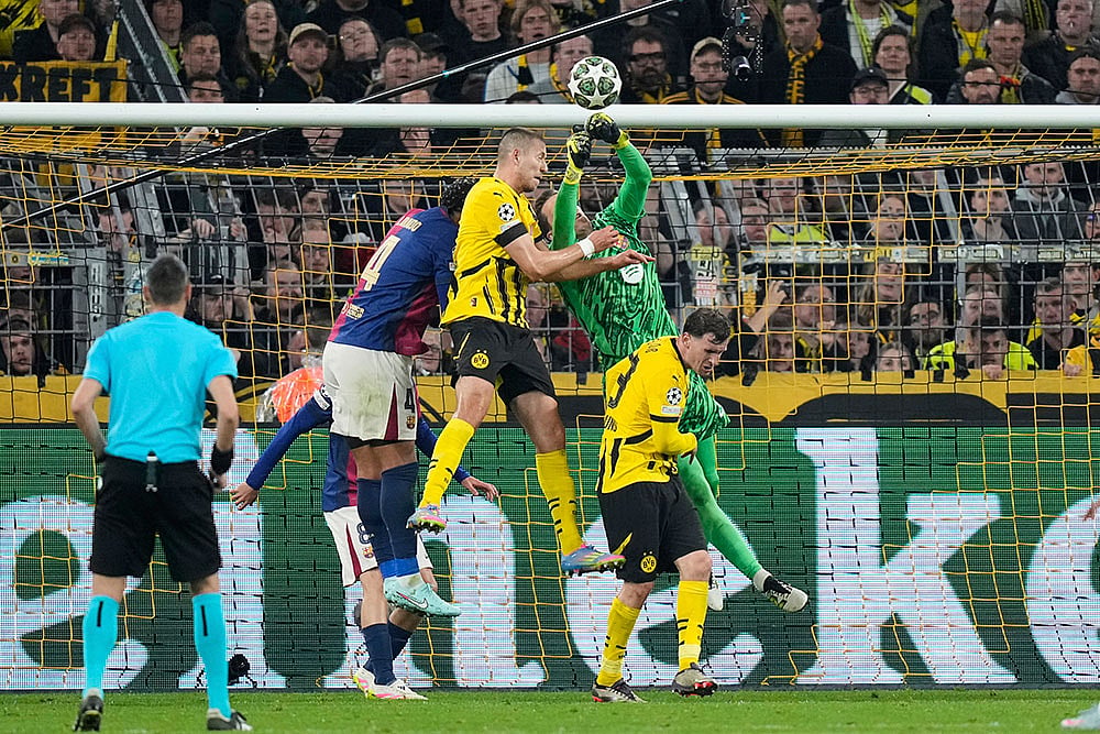 UEFA Champions League: Borussia Dortmund vs FC Barcelona