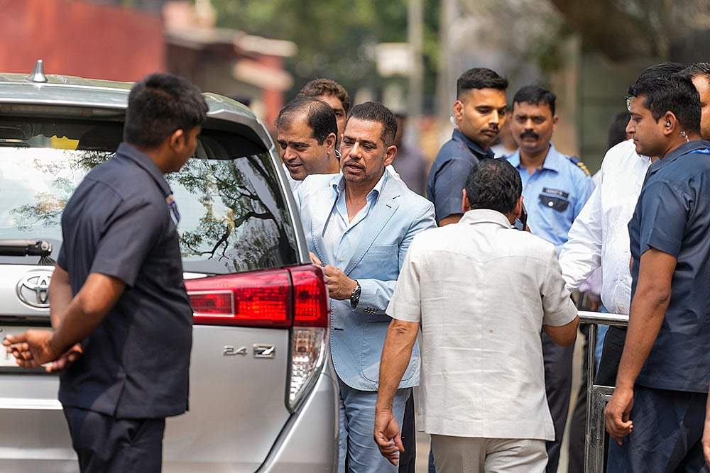 Robert Vadra appears before ED on day 2