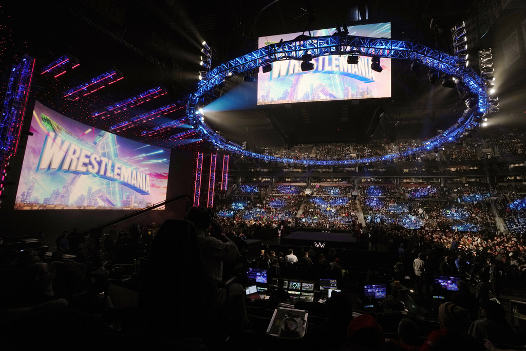AP/Charles Krupa : WWE WrestleMania