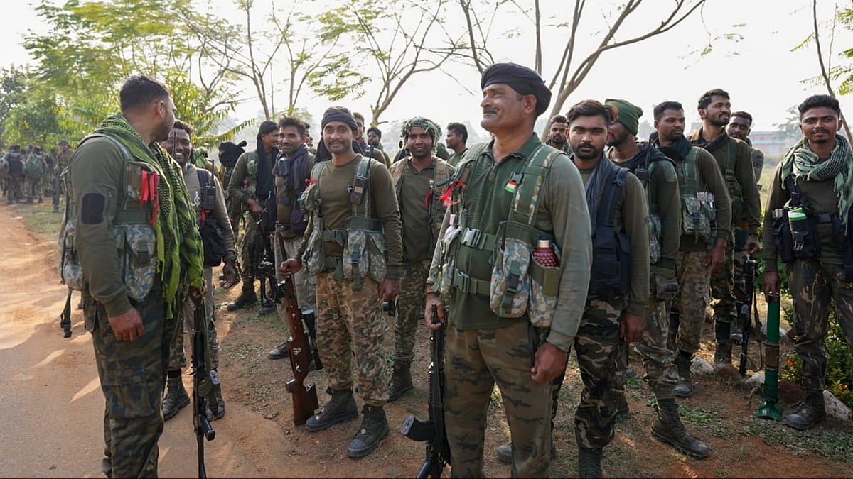 | PTI : After being alerted, a police team was sent to the spot. 