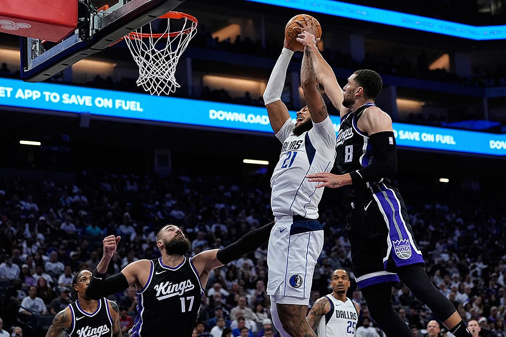 NBA Basketball Game: Sacramento Kings vs Dallas Mavericks