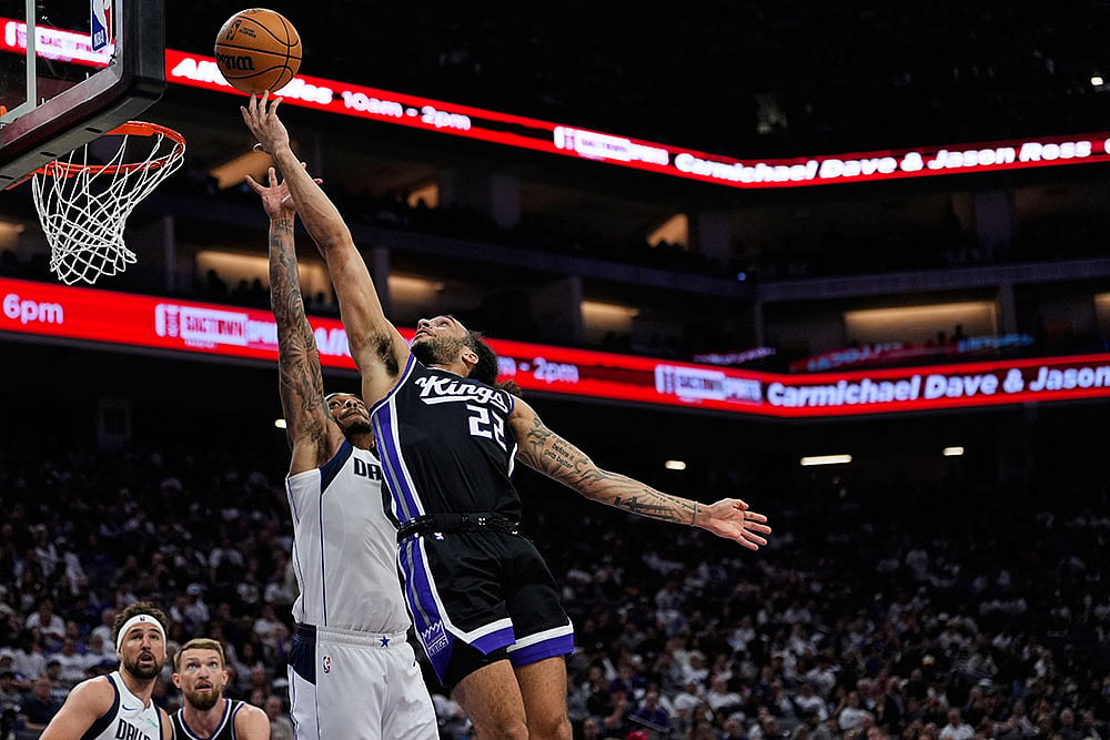 Basketball: Sacramento Kings vs Dallas Mavericks