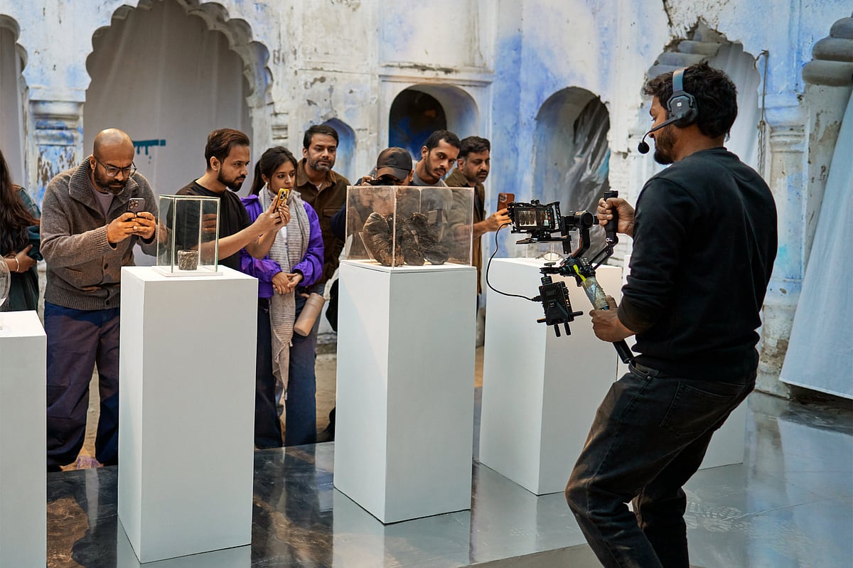 DP Sunil Borkar on set