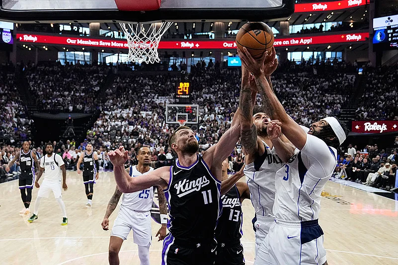 Mavericks Kings Basketball