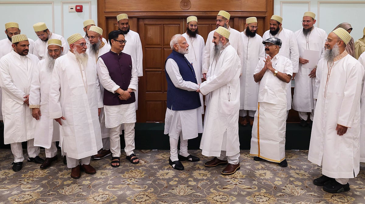 PTI : A delegation of Dawoodi Bohra Muslims, including women, met PM Modi 