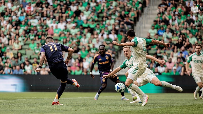 LA galaxy gabriel pec X
