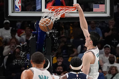 Basketball: Dallas Mavericks vs Memphis Grizzlies