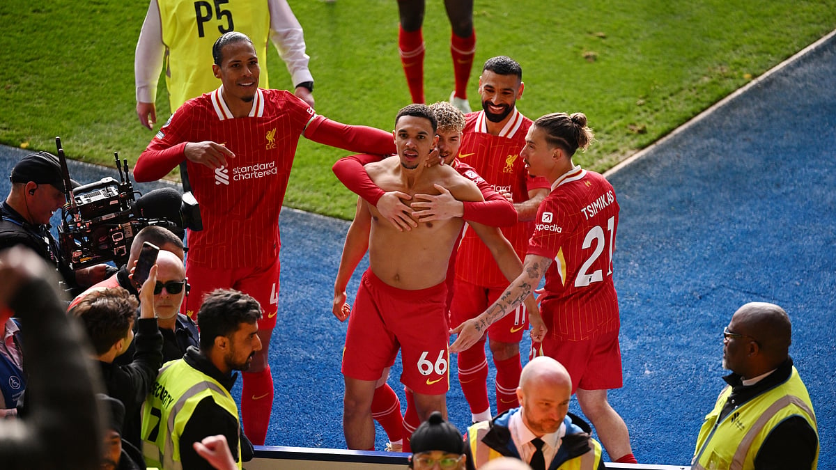 Trent Alexander-Arnold celebrates his goal against Leicester - null