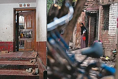| Photo: Sandipan Chatterjee : Shaken and Scarred: (Left) House of Haro Gobinda and Chandas at Jafrabad village in Dhulian;
(Right) A resident of Dighori Eidgaon village in Dhulian