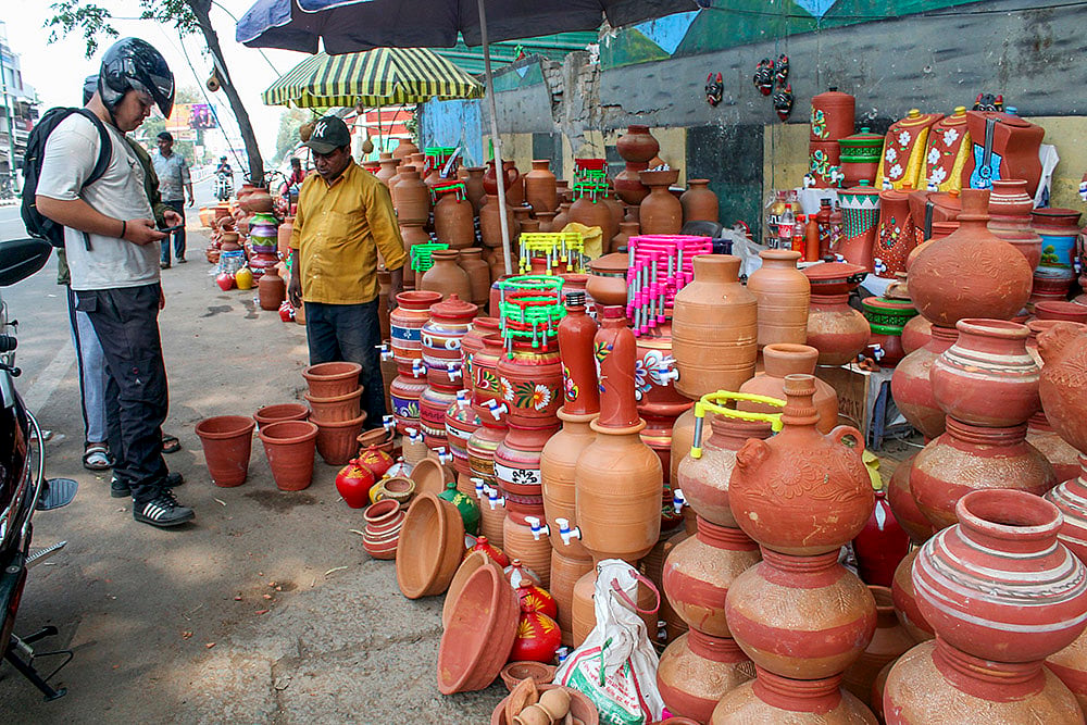 Sale of earthen pots in summers