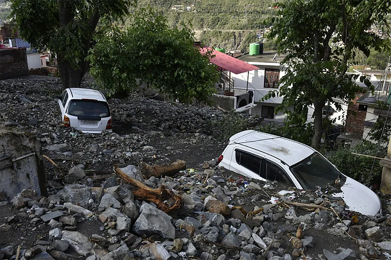 Jammu Kashmir weather: Landslide, Cloudburst, flash floods in J&Ks Ramban_photo 5