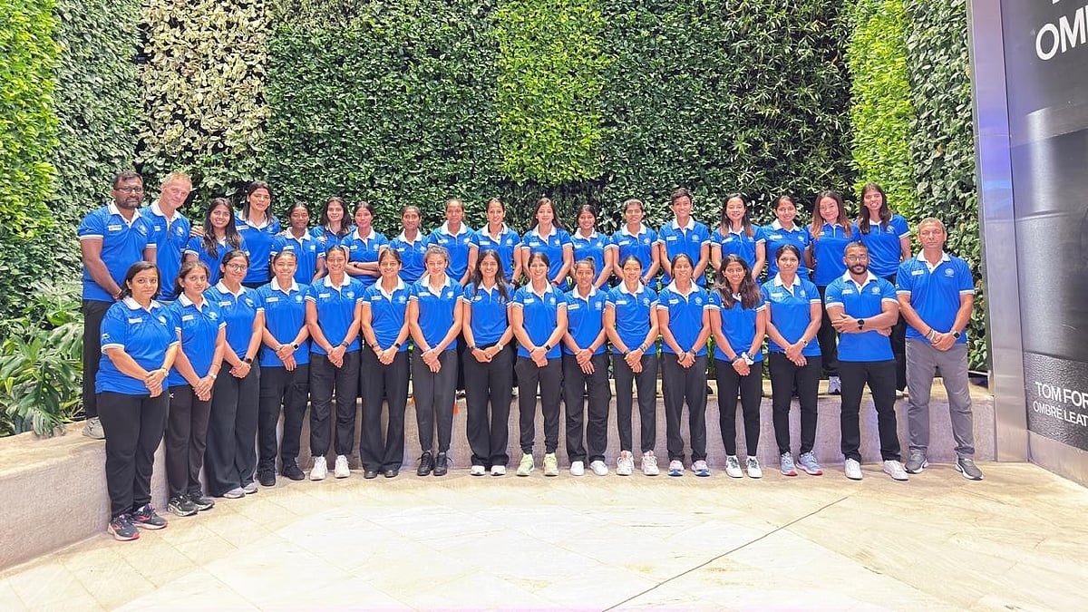 Photo: X | Hockey India : India women's national hockey team and support staff during a photoshoot before going to Australia.