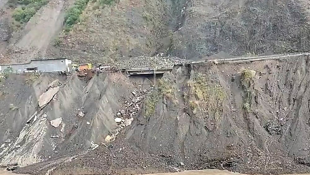 | Photo: PTI/File : Special Train Arranged As Jammu-Srinagar NH Reopens For One-Way Traffic