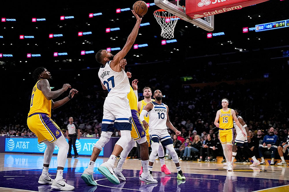 NBA: Minnesota Timberwolves vs Los Angeles Lakers