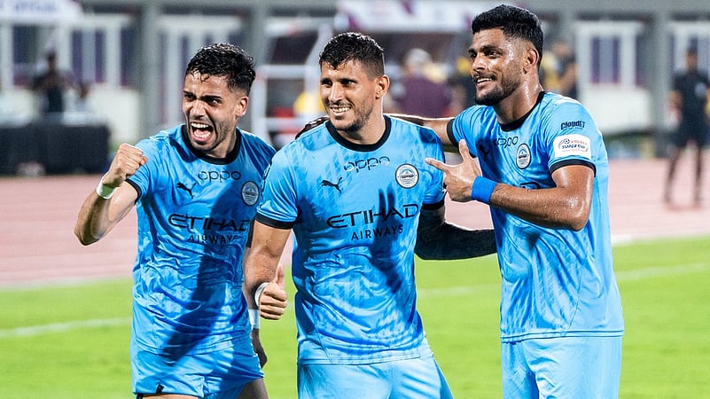 Mumbai City Niko Karelis X