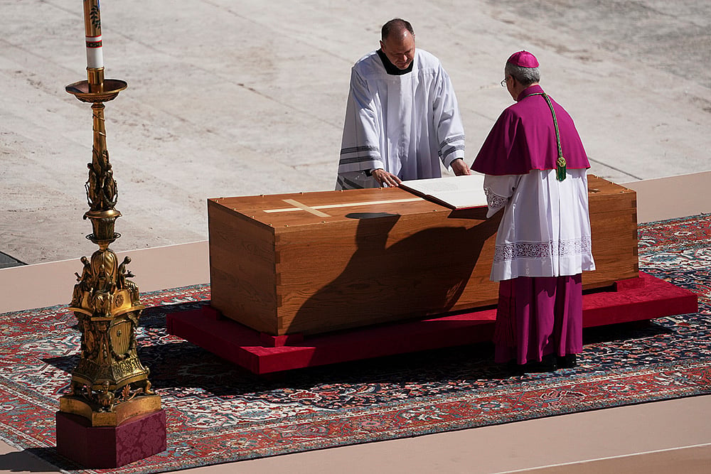 | Photo: AP/Evan Vucci : Funeral of Pope Francis