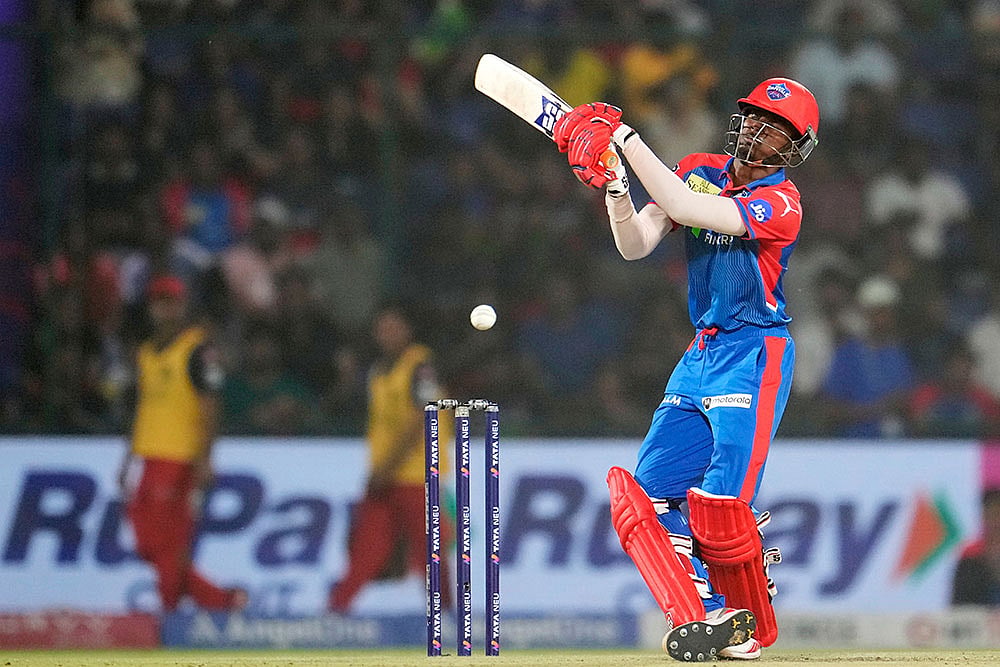 IPL: RCB vs DC, Abishek Porel bats