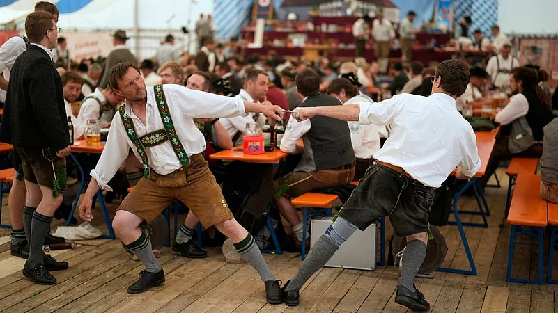 Competitors warm up for their bout at the German Championships in Fingerhakeln