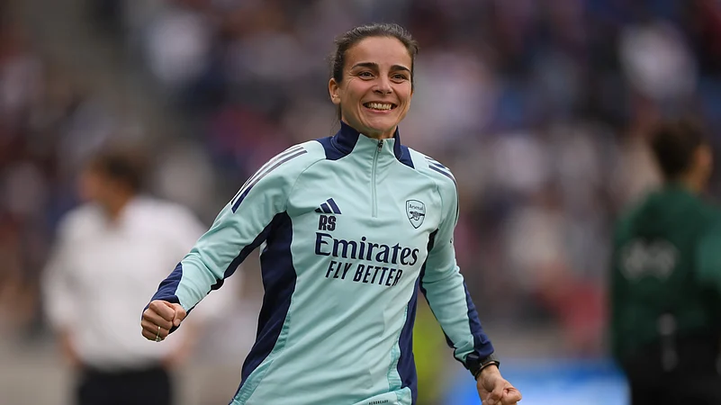 Renee Slegers celebrates Arsenals win