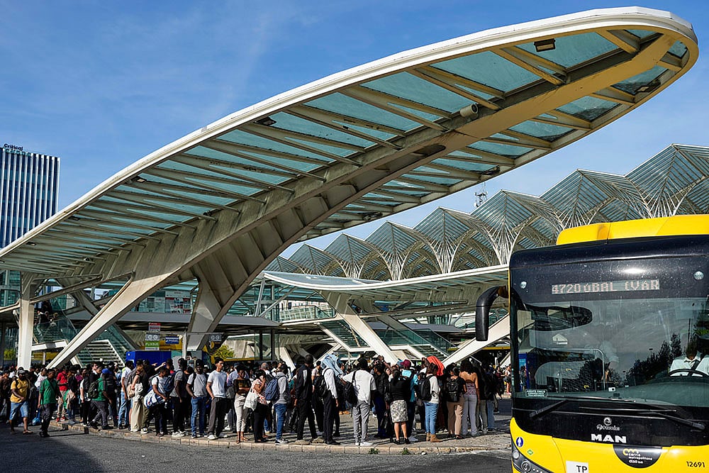 Portugal Power Outage: Oriente transportation hub
