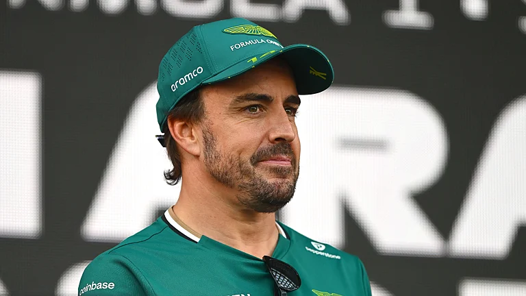 Fernando Alonso is under contract until 2026 - null