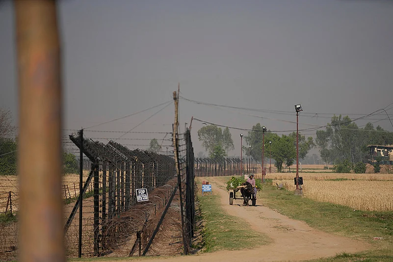 Pahalgam terror attack: Farmers in India Pakistan Border harvest early as border tensions rise_1