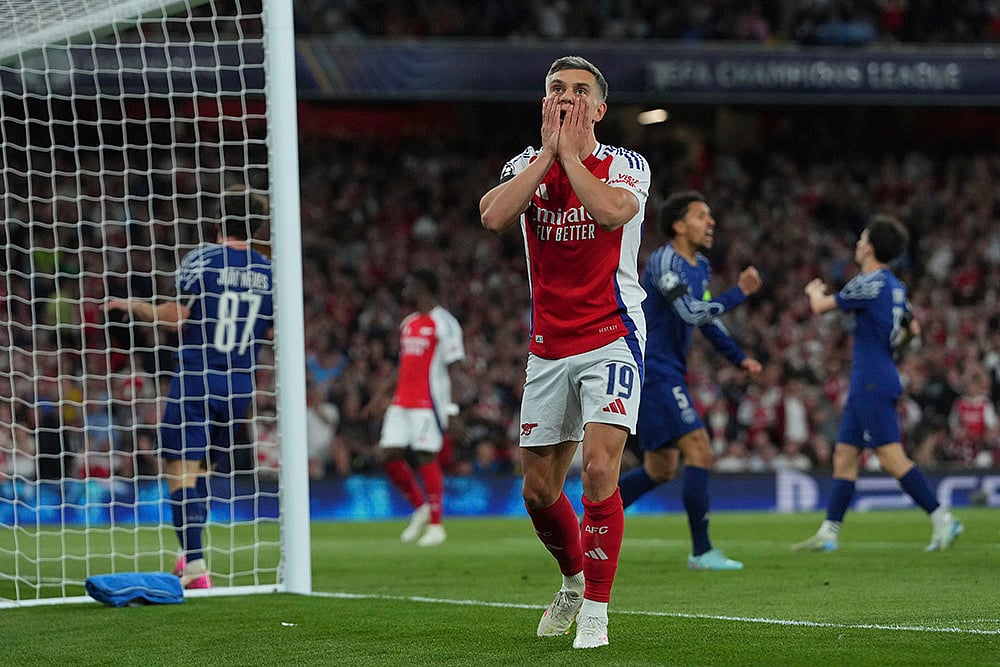 Britan Soccer Champions League UCL semifinal first leg Arsenal vs PSG: Leandro Trossard