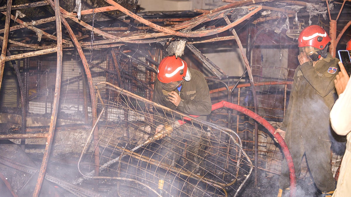 - PTI : Fire At Dilli Haat