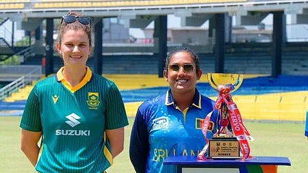 South Africa captain Laura Wolvaardt with Sri Lanka skipper Chamari Athapaththu