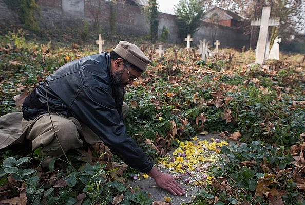 Briton Who Chronicled Kashmirs Suffering Remembered