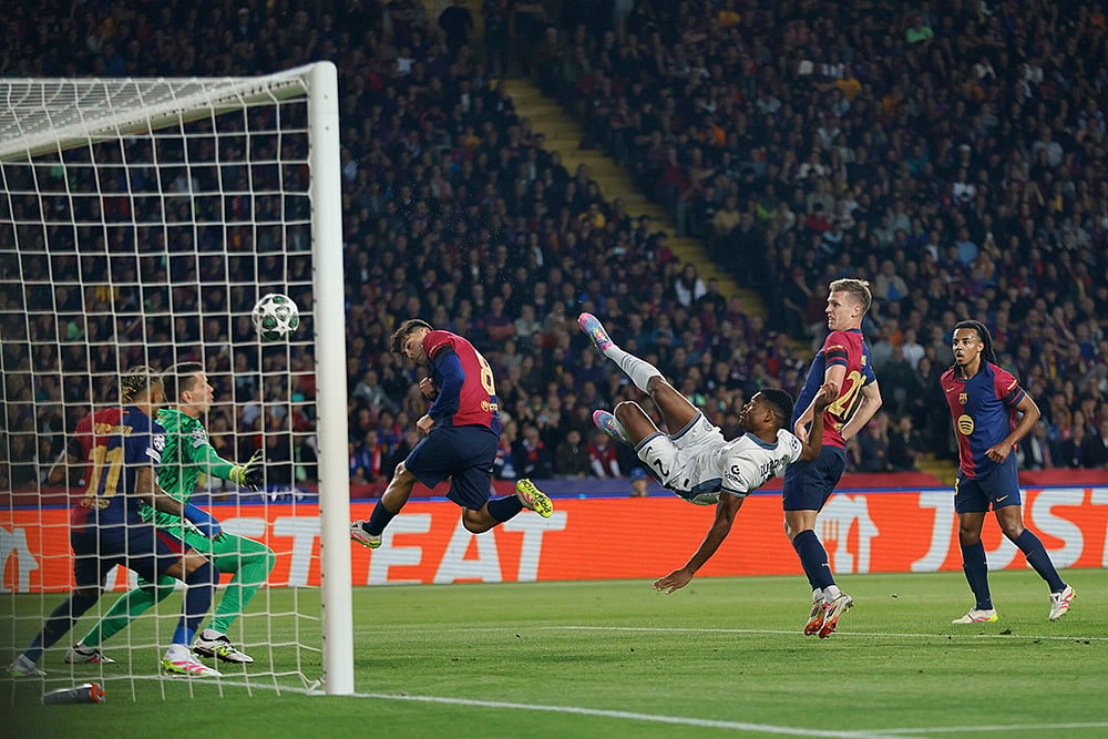 UEFA Champions League 2024-25 Semi-final FC Barcelona vs Inter Milan:  Denzel Dumfries