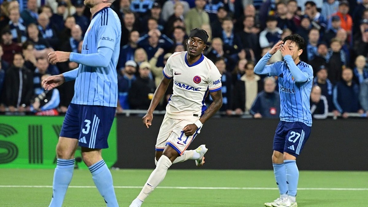 Chelsea FC Noni Madueke Conference League AP