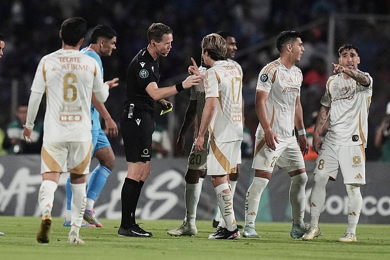 Francisco Cordova of Mexicos Tigres (17) protests
