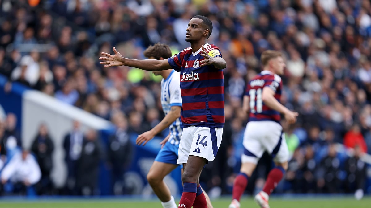 Alexander Isak celebrates his late penalty