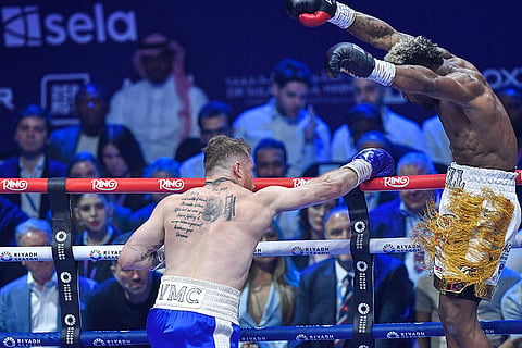 Super Middleweight World Boxing Championship: Canelo Alvarez vs William Scull