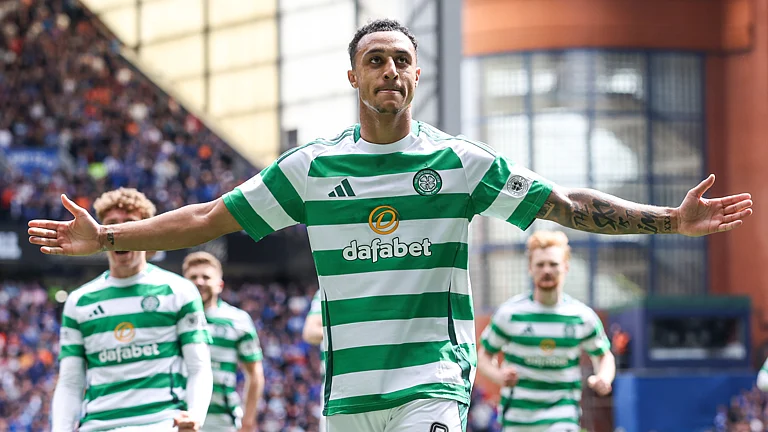 Adam Idah celebrates his goal against Rangers - null