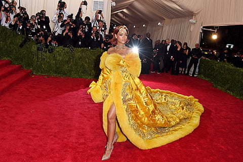 Rihanna's yellow outfit by Guo Pei, 2015