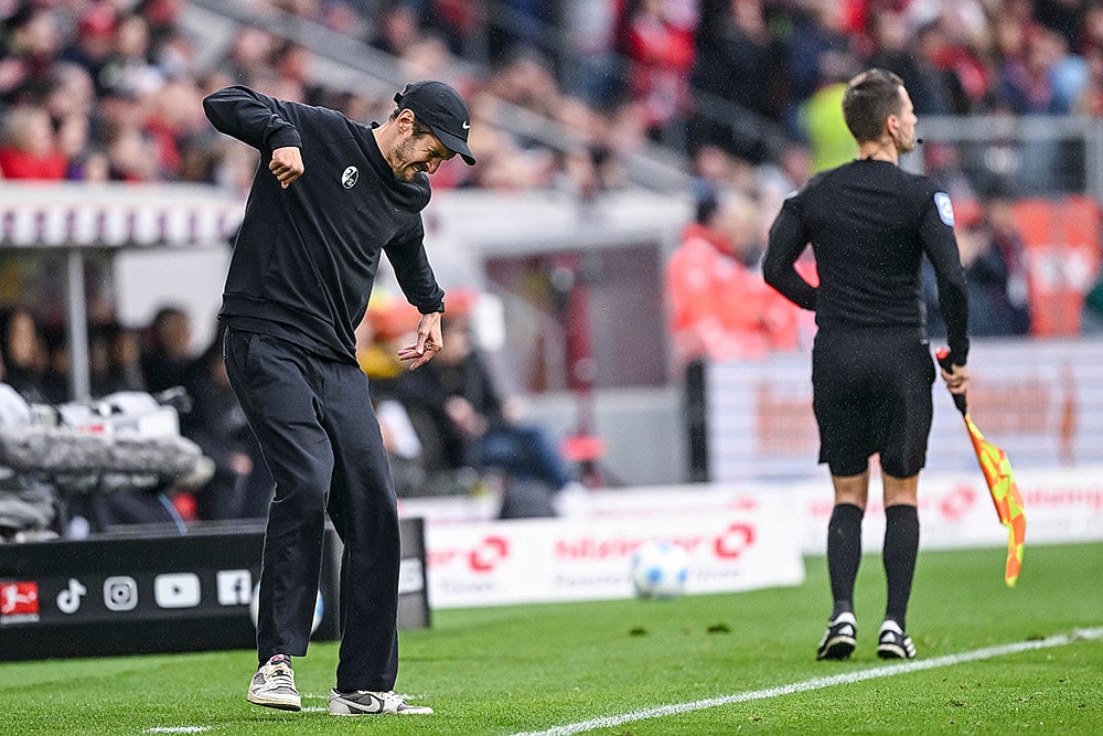 Germany Soccer Bundesliga Freiburg vs Bayer Leverkusen:  Julian Schuster