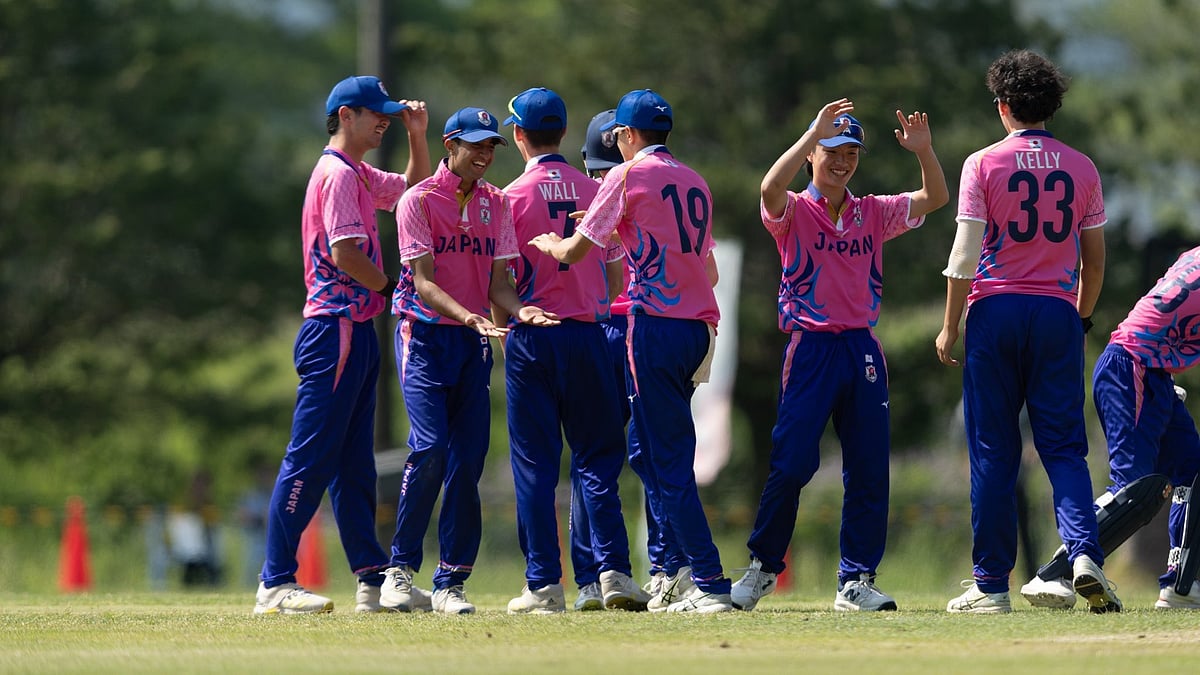 X/CricketJapan : Japan cricket team in action.