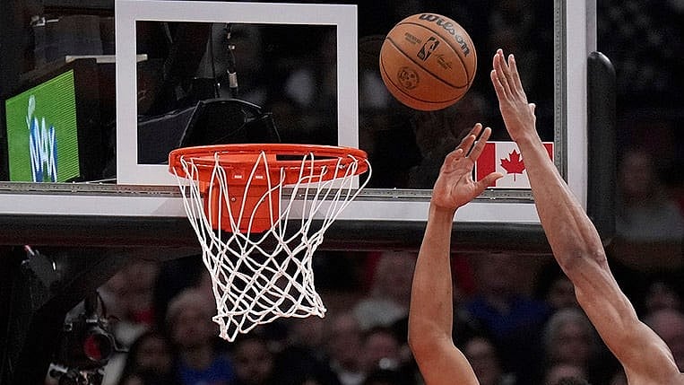 NBA New York Knicks vs Toronto Raptors basketball game photos: 