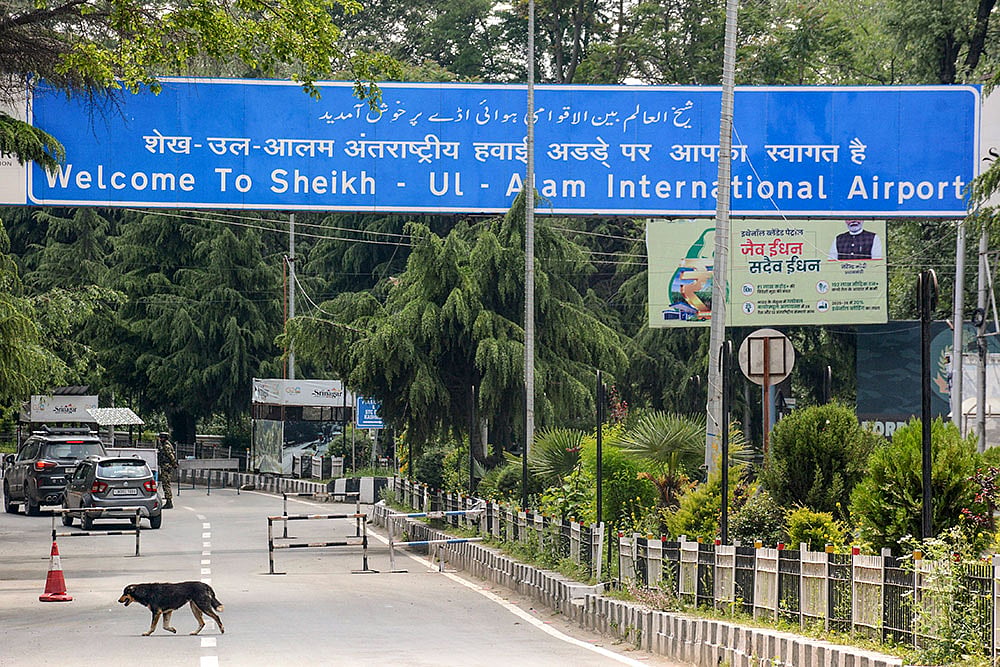 Indo-Pak Conflict: Deserted Srinagar airport
