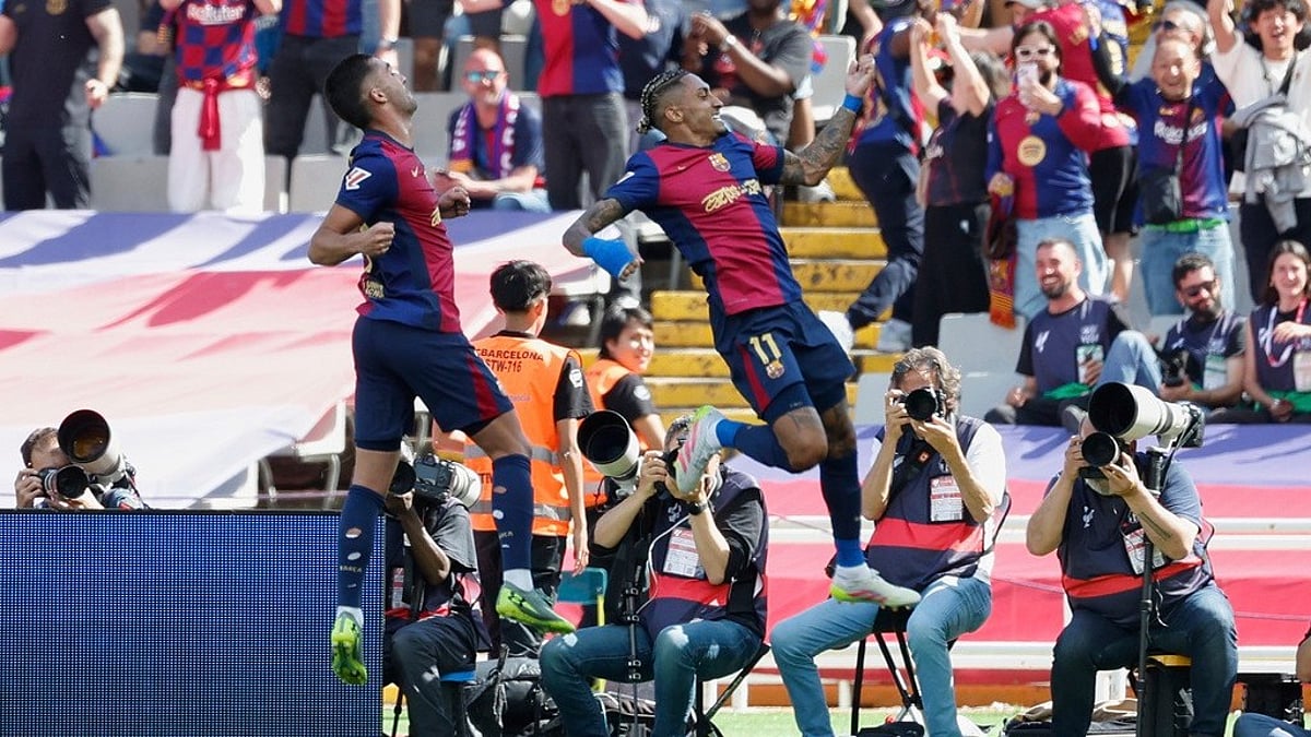 FC Barcelona Ferran Torres Raphinha AP