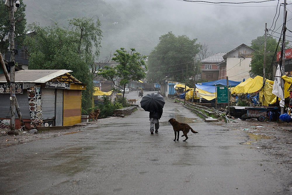 Streets of Uri wear a deserted look
