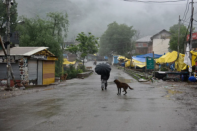 Streets of Uri wear a deserted look
