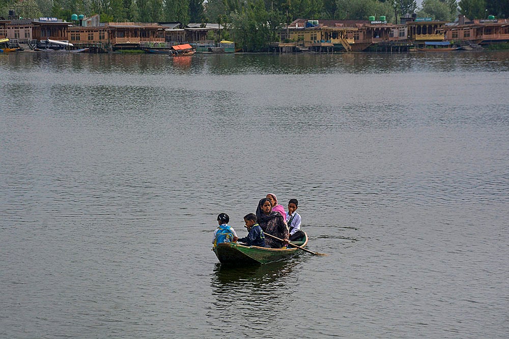Schools reopen in Kashmir