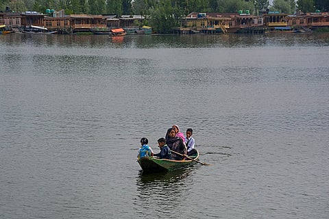 Schools reopen in Kashmir