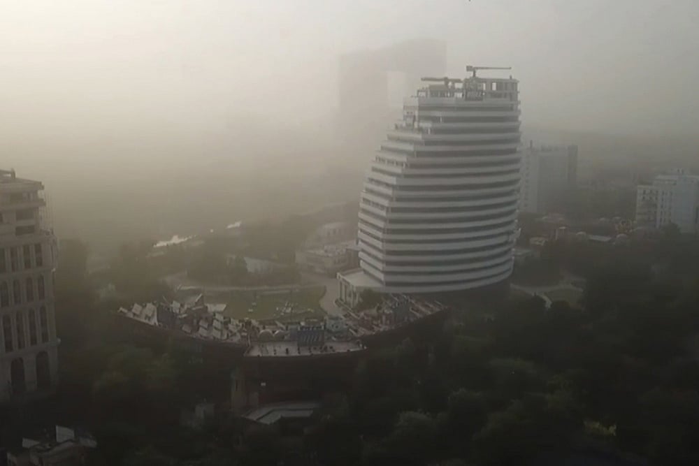 Noida Air pollution: A layer of dust envelops parts of Delhi-NCR_ Noida Buildings