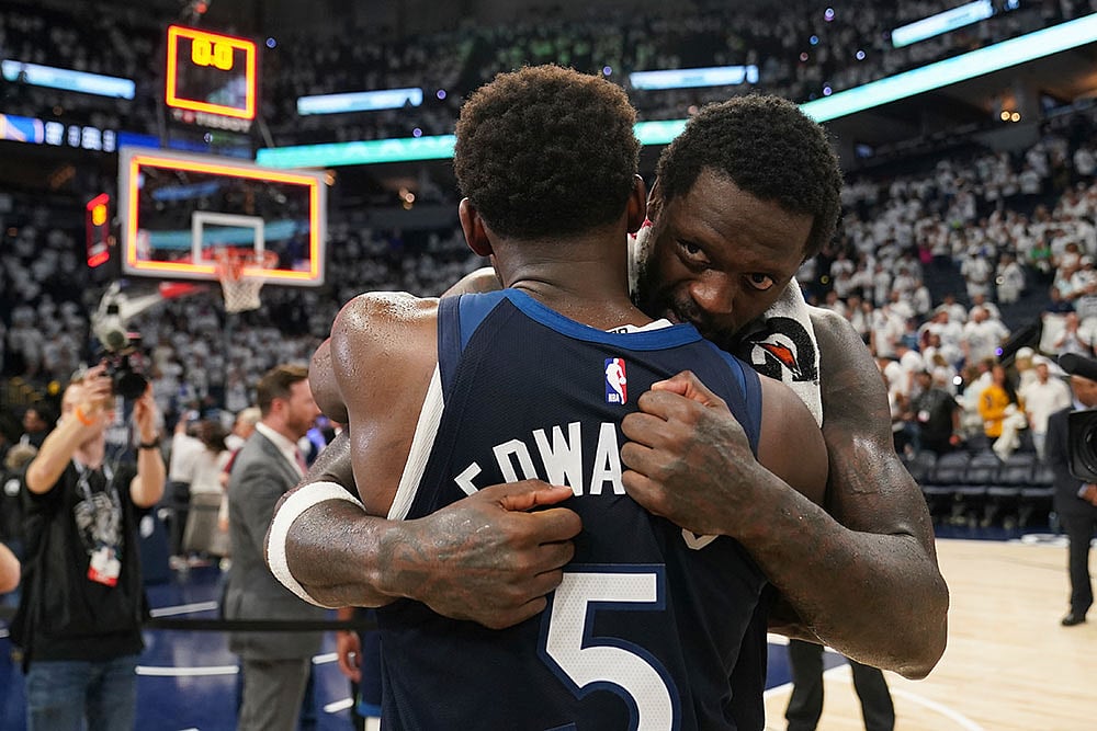 NBA: Minnesota Timberwolves vs Golden State Warriors