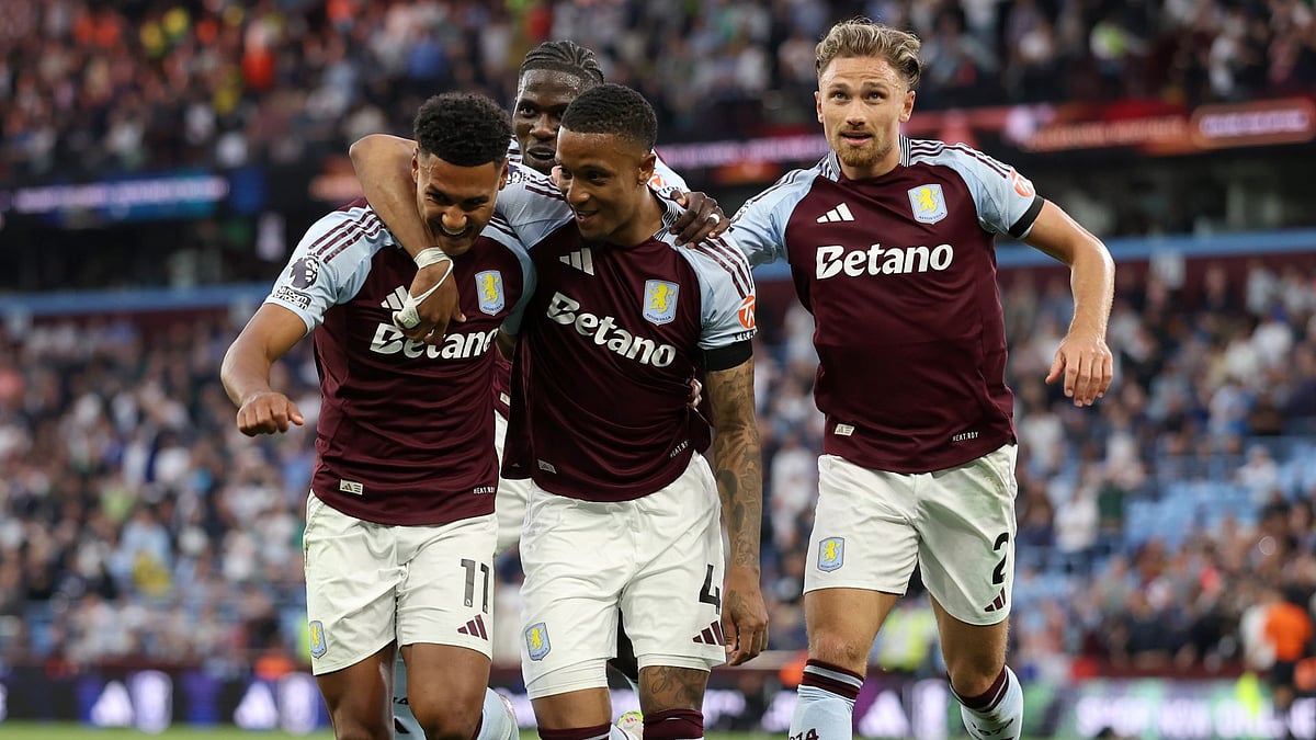 Villa celebrate Konsa's opening goal - null